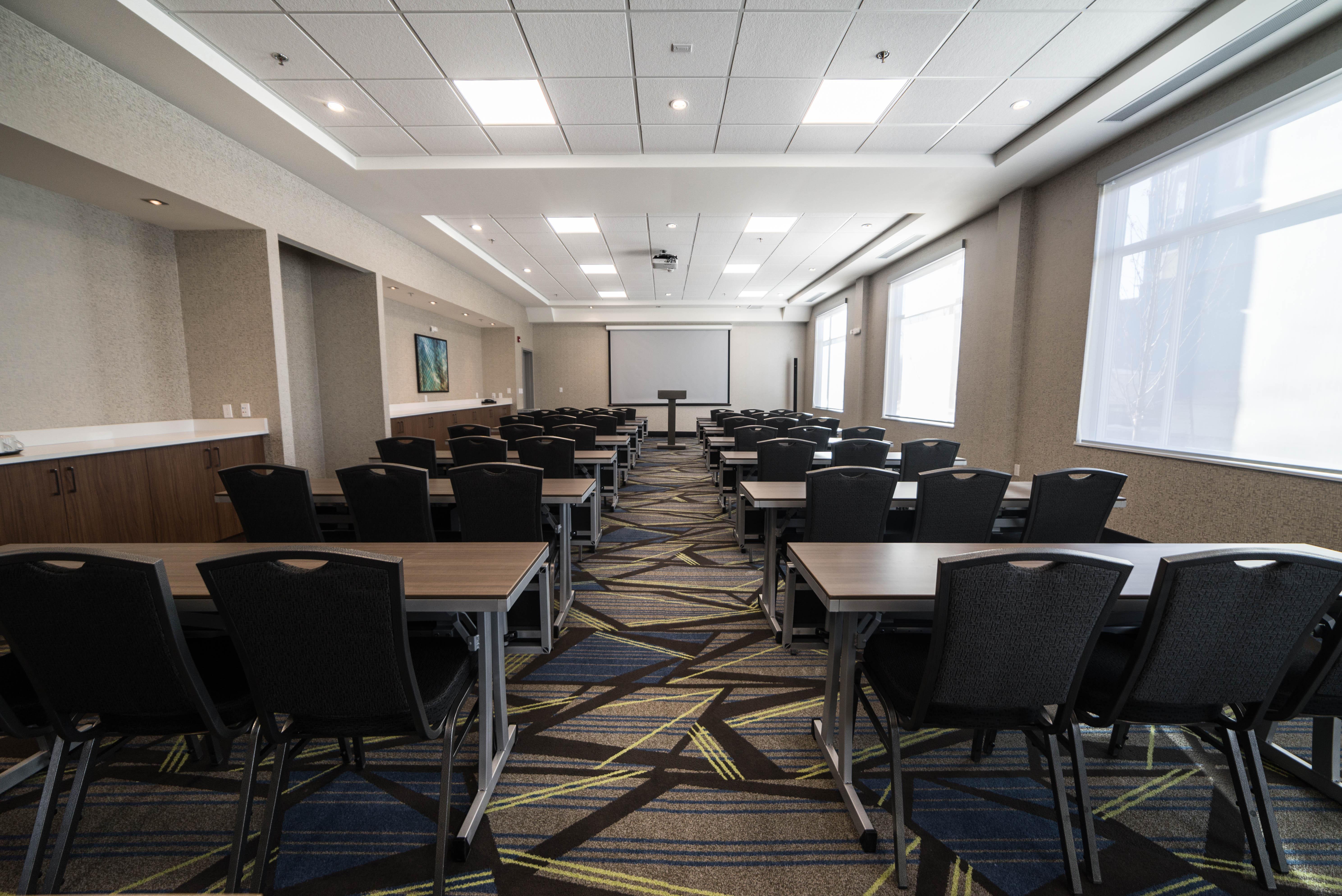Holiday Inn Express & Suites - West Edmonton-Mall Area By Ihg Exterior photo