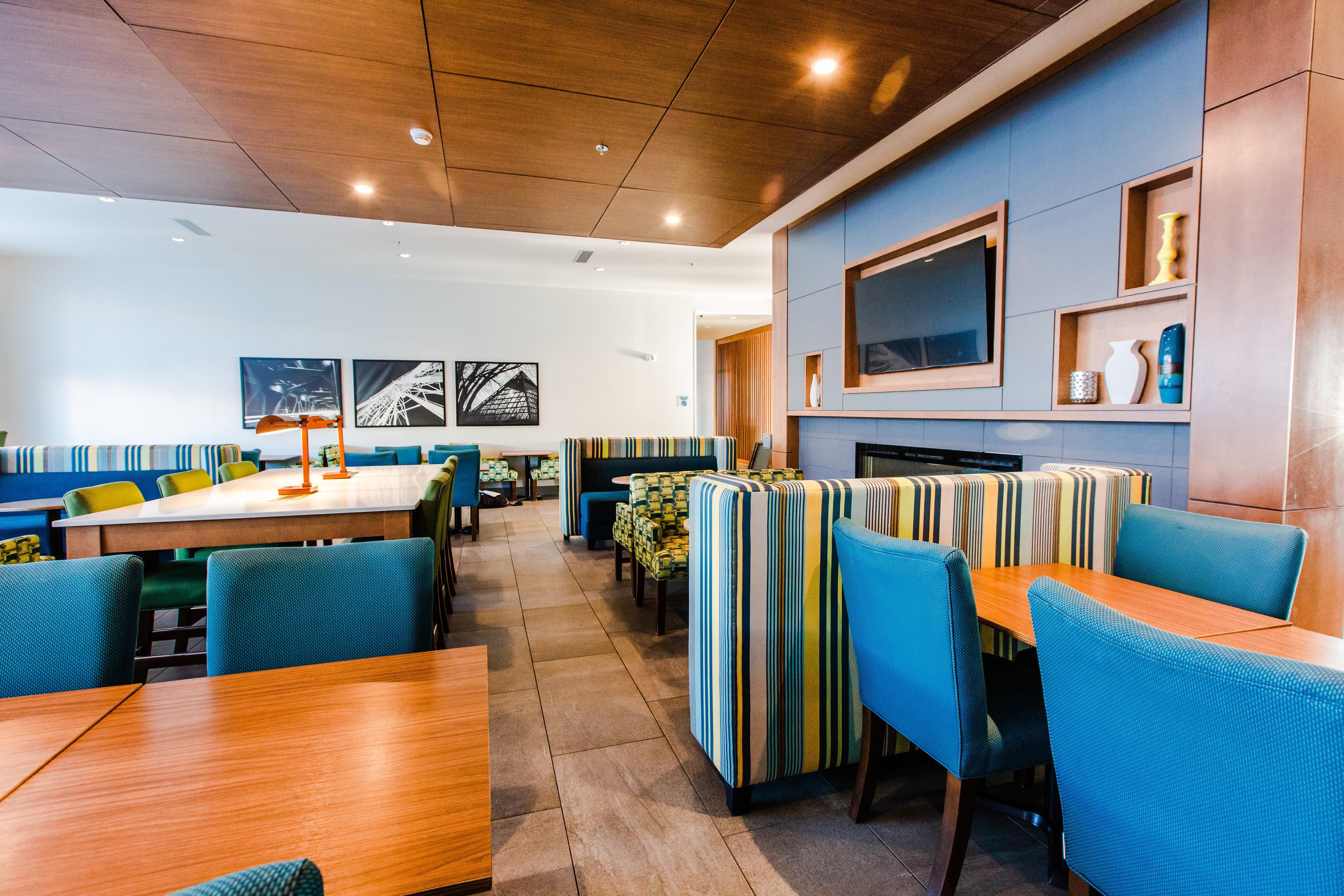 Holiday Inn Express & Suites - West Edmonton-Mall Area By Ihg Exterior photo