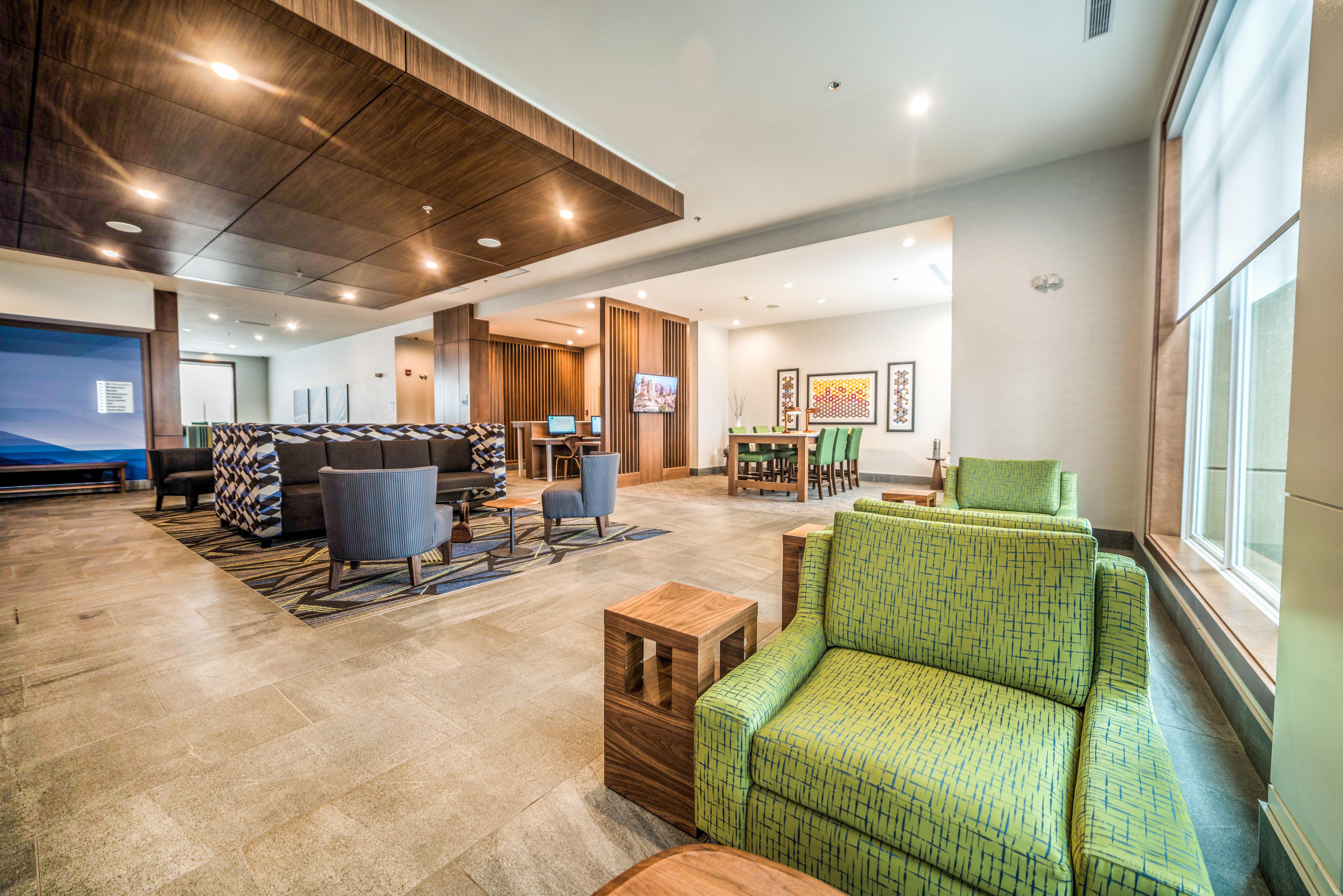 Holiday Inn Express & Suites - West Edmonton-Mall Area By Ihg Exterior photo