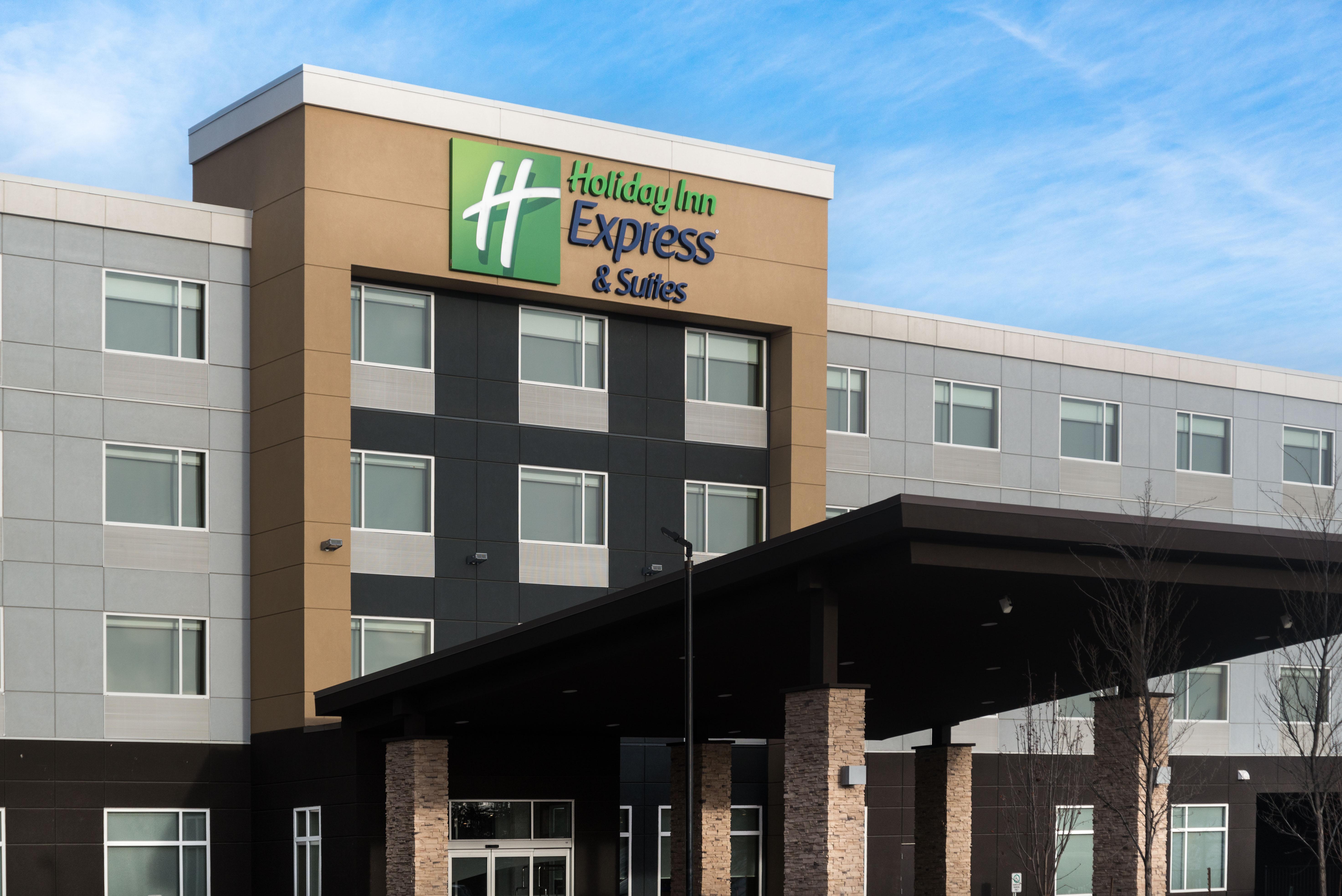 Holiday Inn Express & Suites - West Edmonton-Mall Area By Ihg Exterior photo